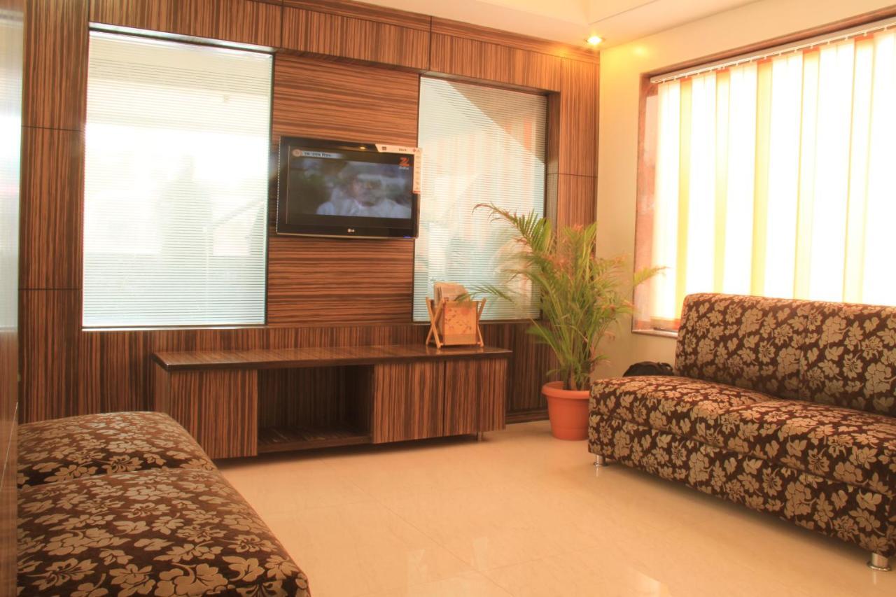 Hotel Sai Gurusthan Shirdi Exterior foto